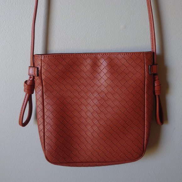Universal Thread Handbags - NWOT Universal Thread Brown Woven Crossbody Purse
